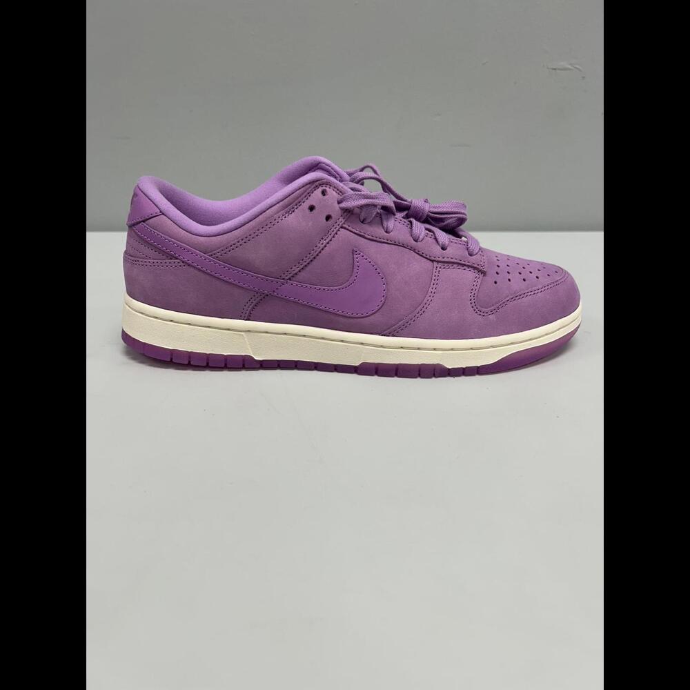 Nike Dunk Low Premium MF Sneakers